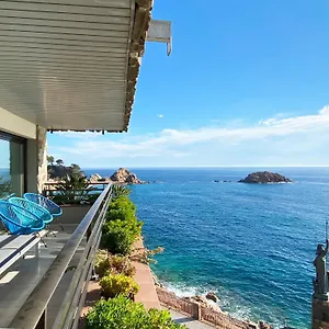 Apartment Magnificent At The Sea Front Of, Tossa de Mar